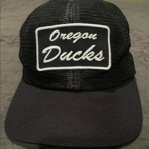Trucker style Oregon Ducks hat, snap back, OS